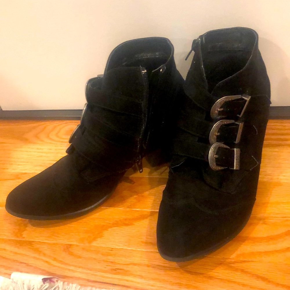 SO Women’s  size 10 3 buckle  boots rn 73277